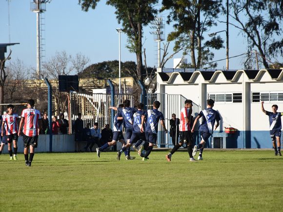 Ben Hur ganó en dos categorías y Atlético se impuso en las tres ante Belgrano de Paraná