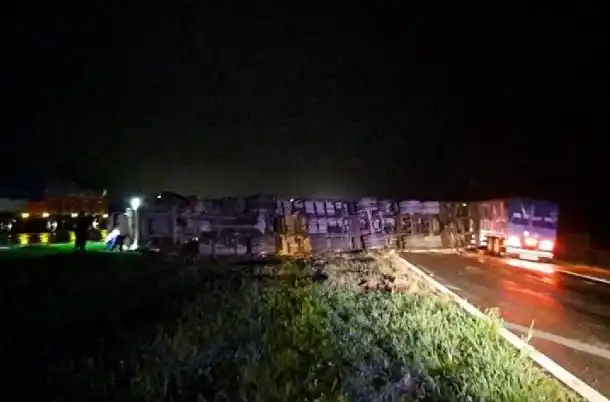 El accidente ocurrió en el kilómetro 63 de la autopista.