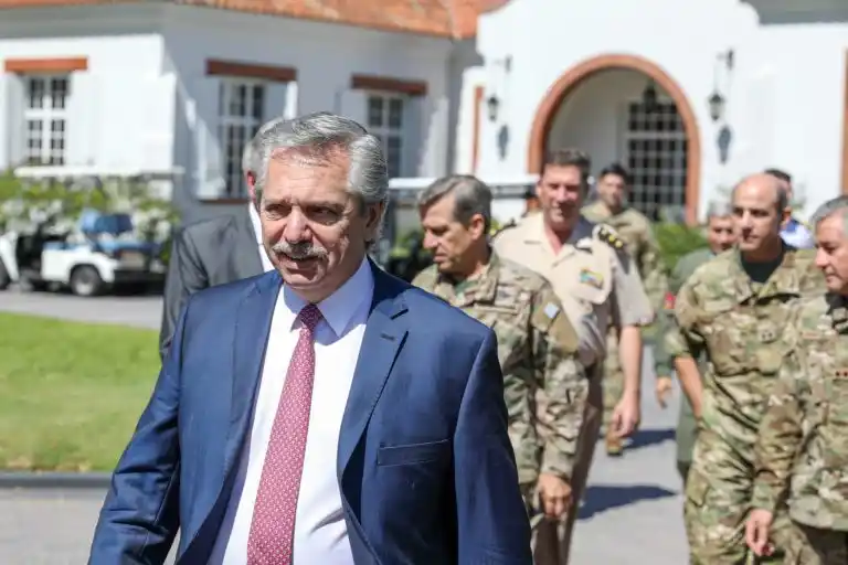 Oficializan los nuevos sueldos de los miembros de las Fuerzas Armadas