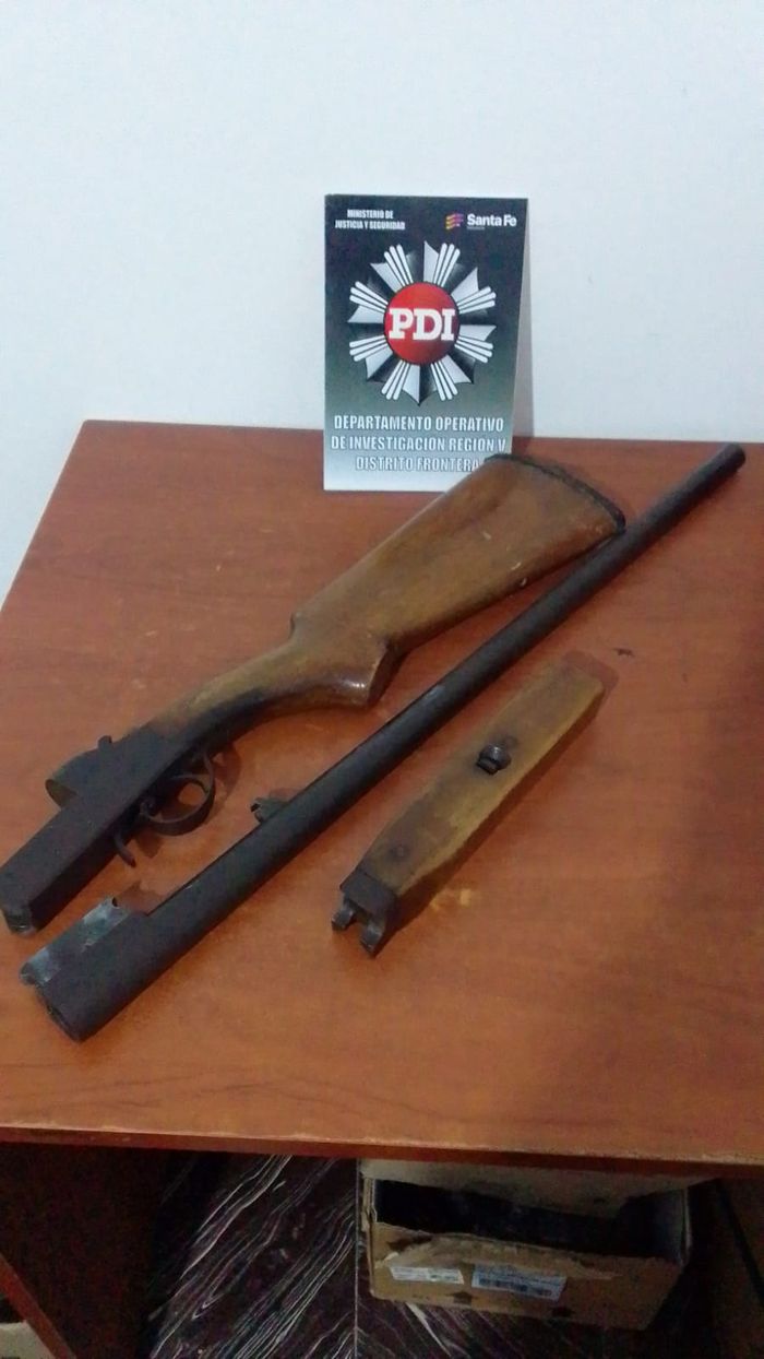 Allanamiento en la región: fuerzas de Santa Fe y Córdoba secuestraron una moto y una escopeta - 1