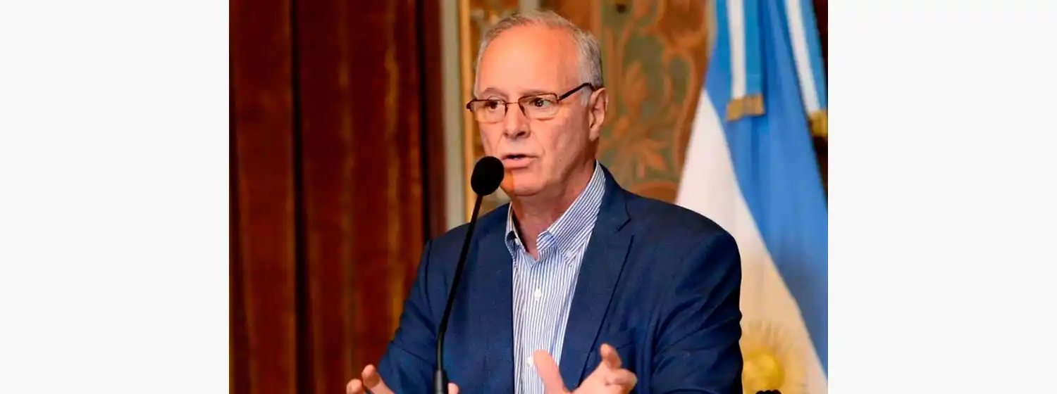 Gollán: "Es imprescindible bajar la circulación viral"