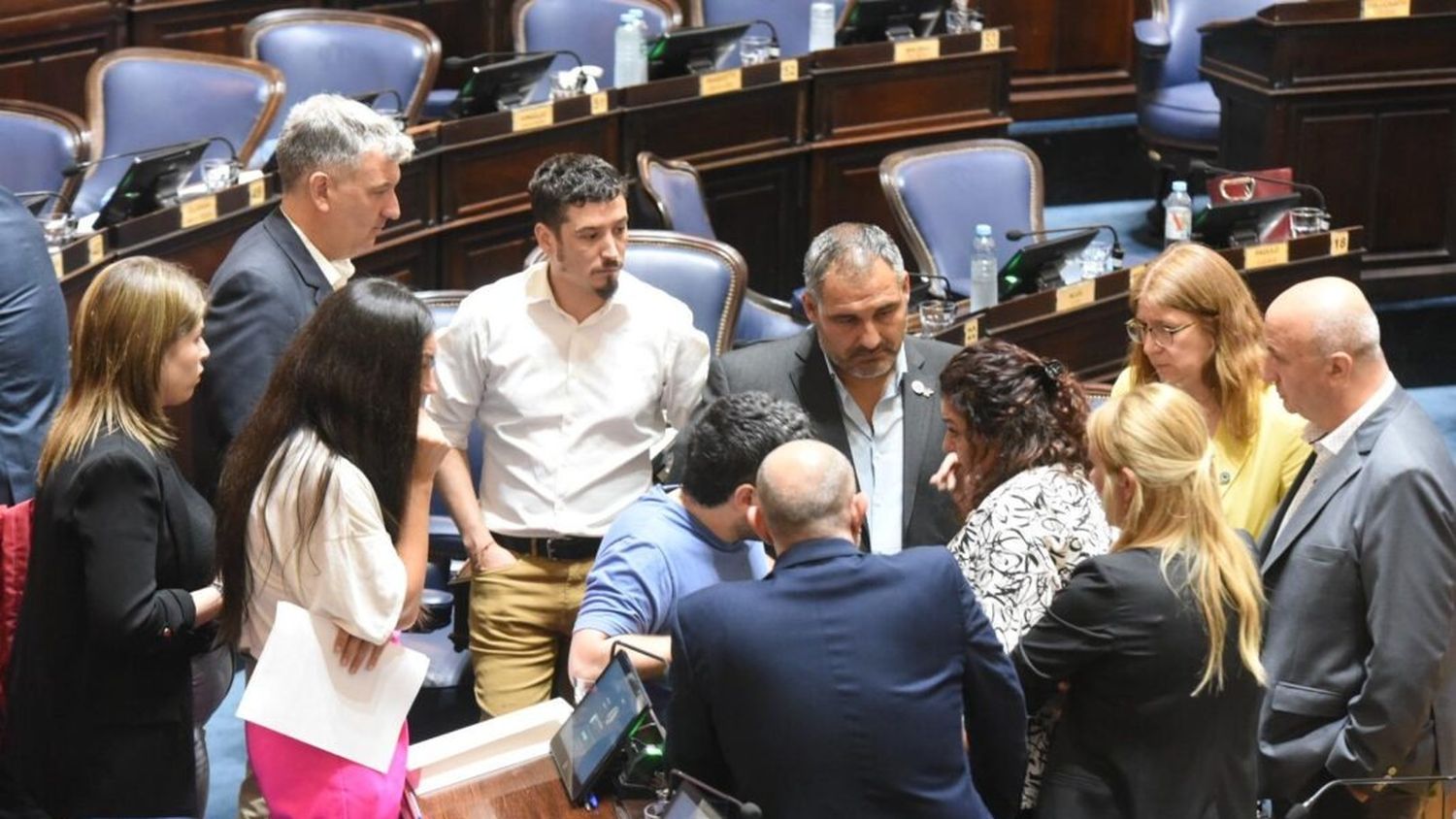 Legisladores peronistas repudiaron la condena contra Cristina Kirchner, y la oposición salió a festejar la decisión de la Corte Suprema de Justicia.