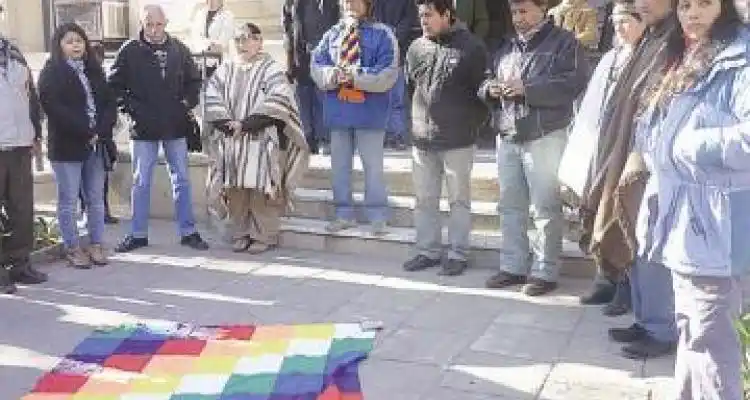 Por los Pueblos Originarios