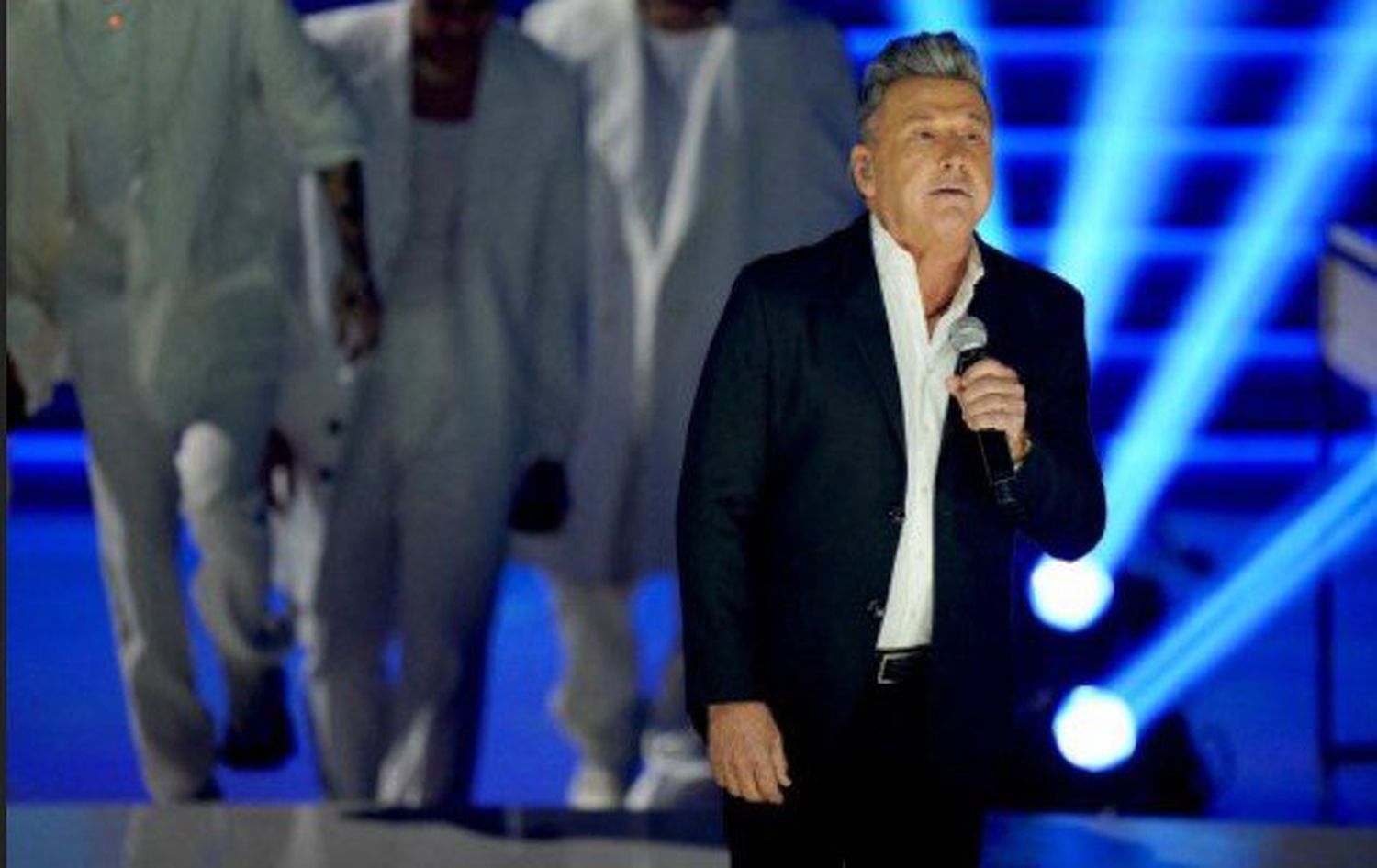 Montaner recuerda lo dura que fue su infancia por el bullying que recibió