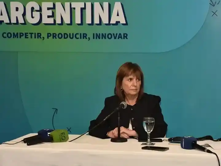 Argentina firmará un acuerdo con el FBI para crear un “teléfono rojo” antiterrorista