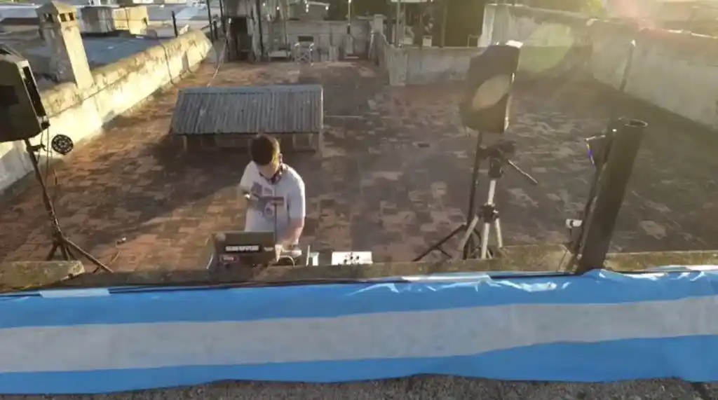 Música desde la terraza para compartir con los tandilenses durante la cuarentena