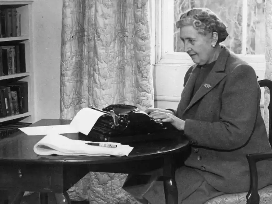 La autora en pleno trabajo. Foto: Archivo