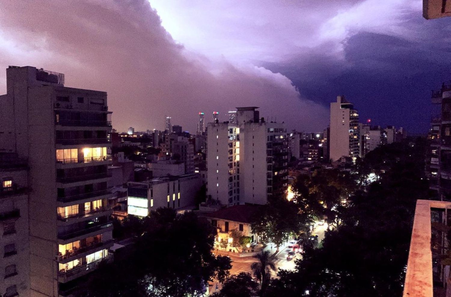 Alerta por la llegada de la tormenta de Santa Rosa