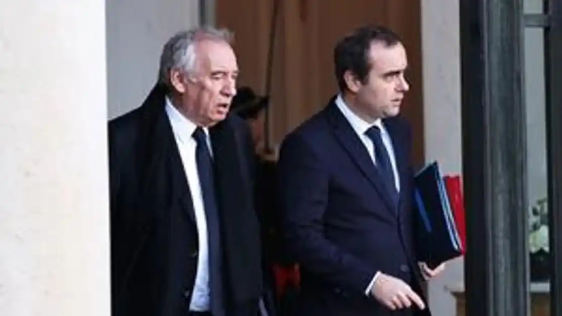 El gobierno francés sobrevive a las mociones de censura en la Asamblea Nacional