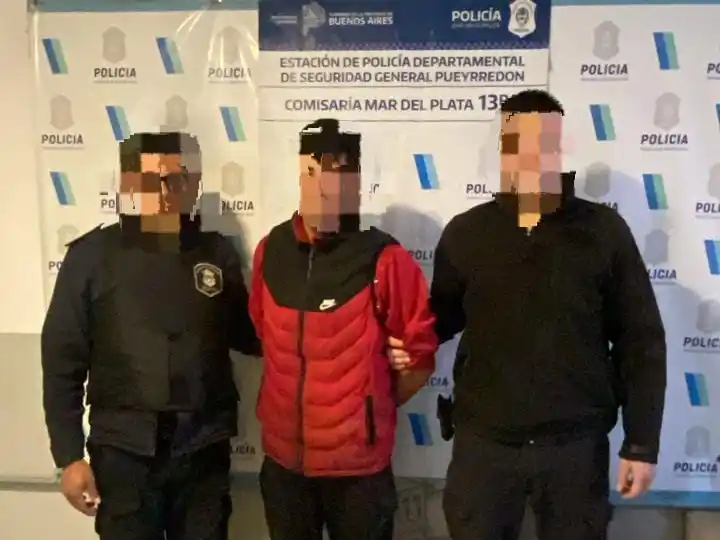 Se quiso dar a la fuga a pie, pero fue aprehendido a los pocos metros.