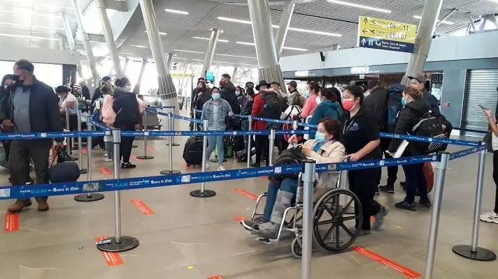 TRAS ATAQUES DE XENOFOBIA: 200 migrantes venezolanos retornan al país desde Chile