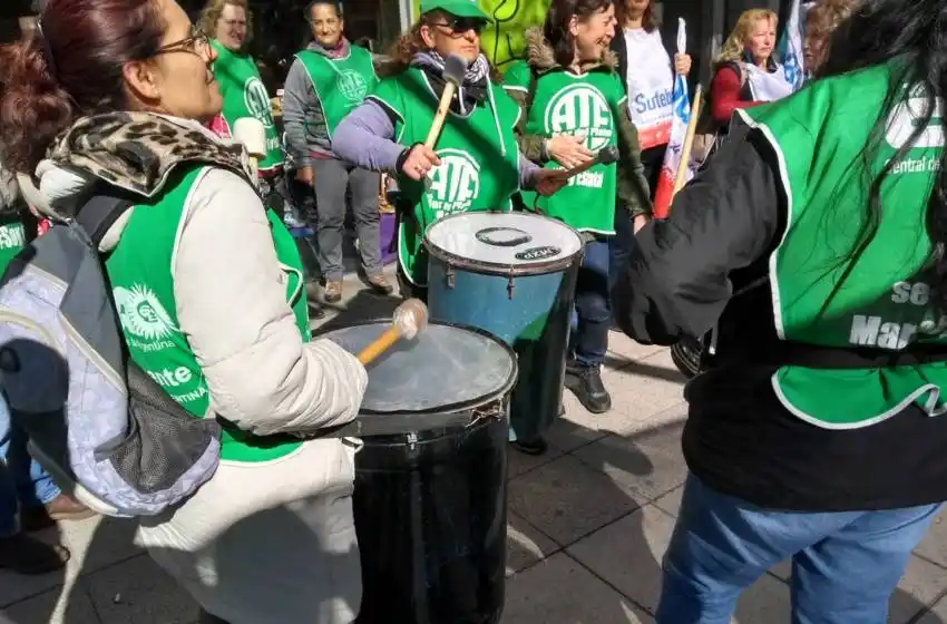 El paro de estatales se vive con diversas movilizaciones en la ciudad