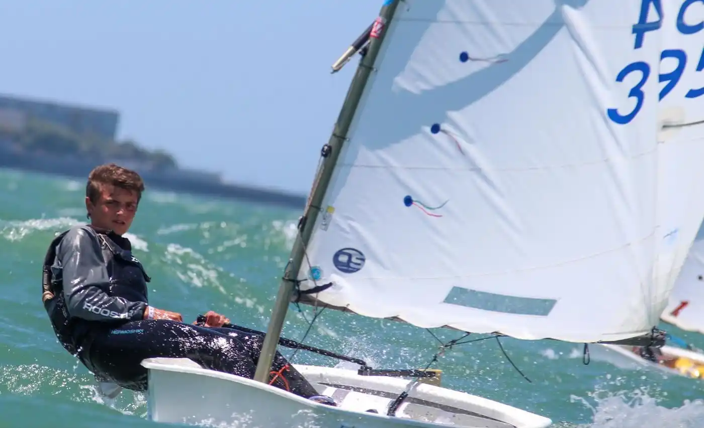 Francisco Gómez fue el mejor argentino en el Europeo de Optimist