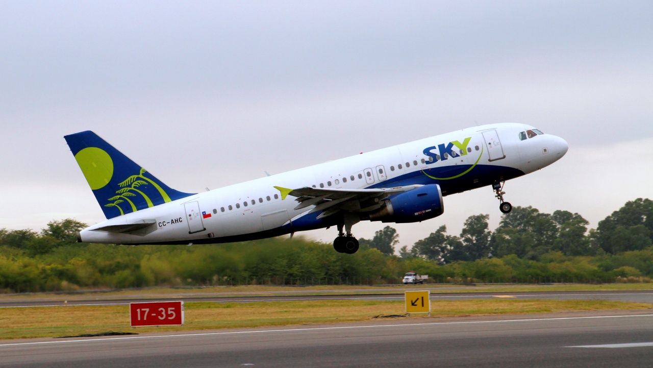 SKY lanza promoción de 30% de descuento en vuelos entre Buenos Aires y Santiago de Chile