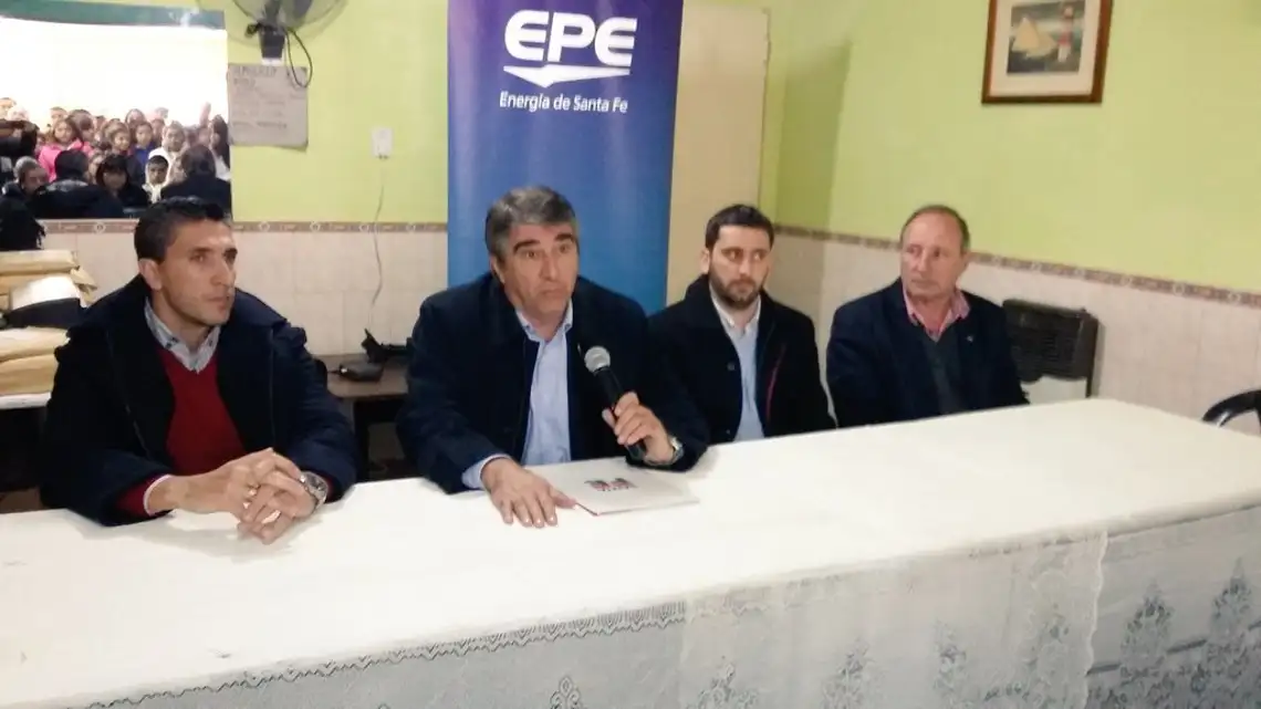 Renuevan tendido eléctrico en los barrios Yapeyú y Villa Hipódromo