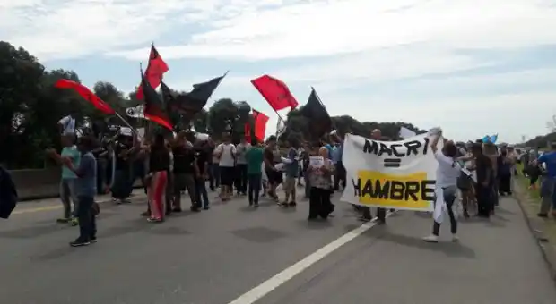 Trabajadores despedidos repudiaron a Macri en Zárate