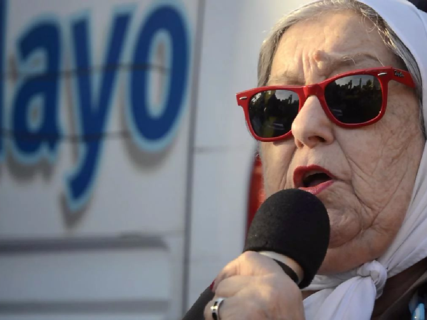 Acusan a Bonafini de retener los aportes jubilatorios de los empleados de su fundación