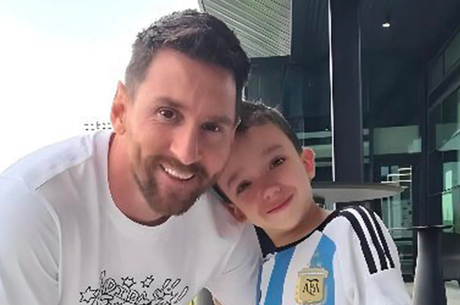 Messi y Manu protagonizaron un emotivo encuentro