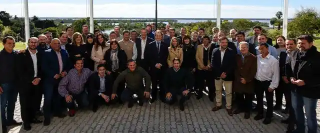 Bordet convocó a intendentes electos y puso a disposición las herramientas de la provincia