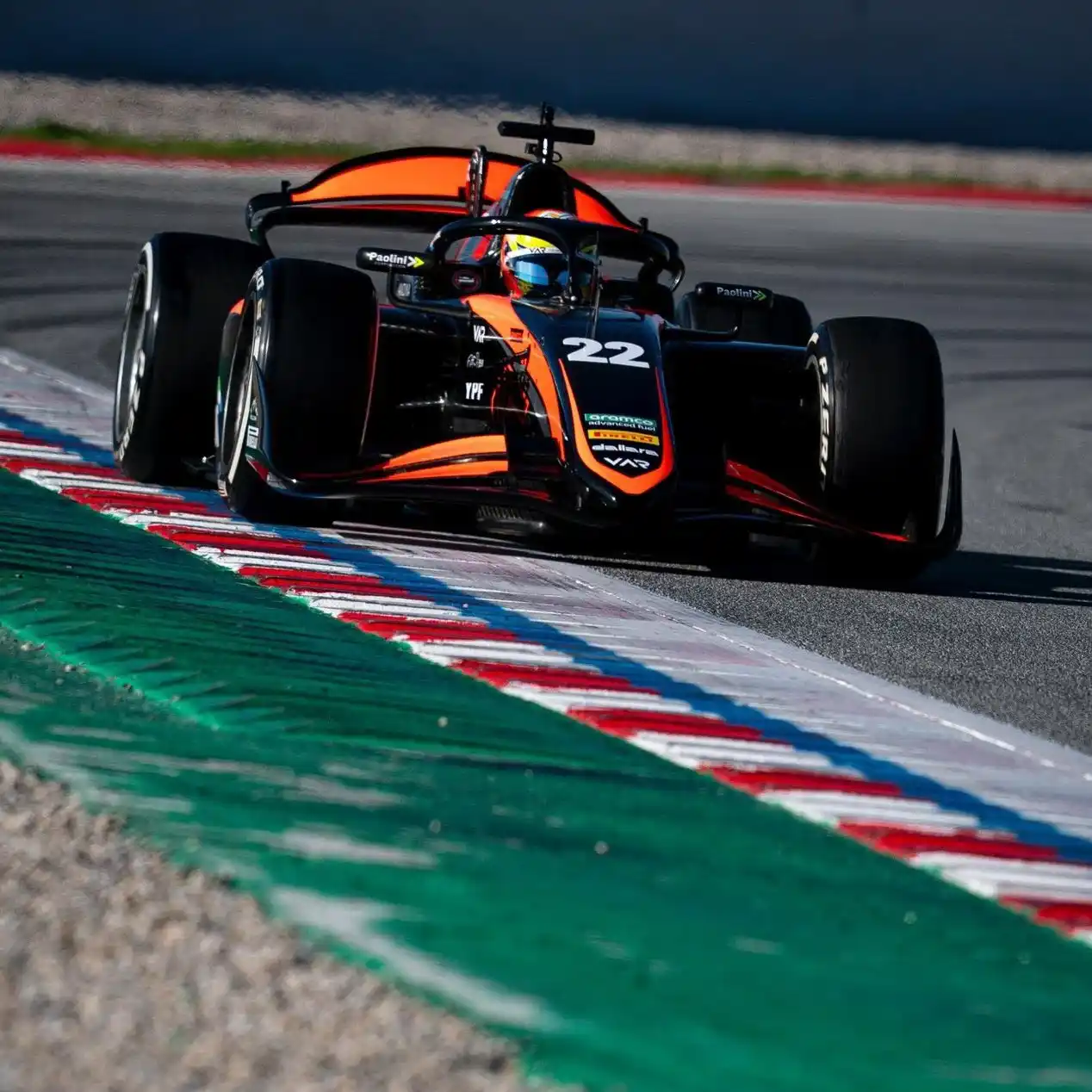 Varrone sigue probando en Barcelona.