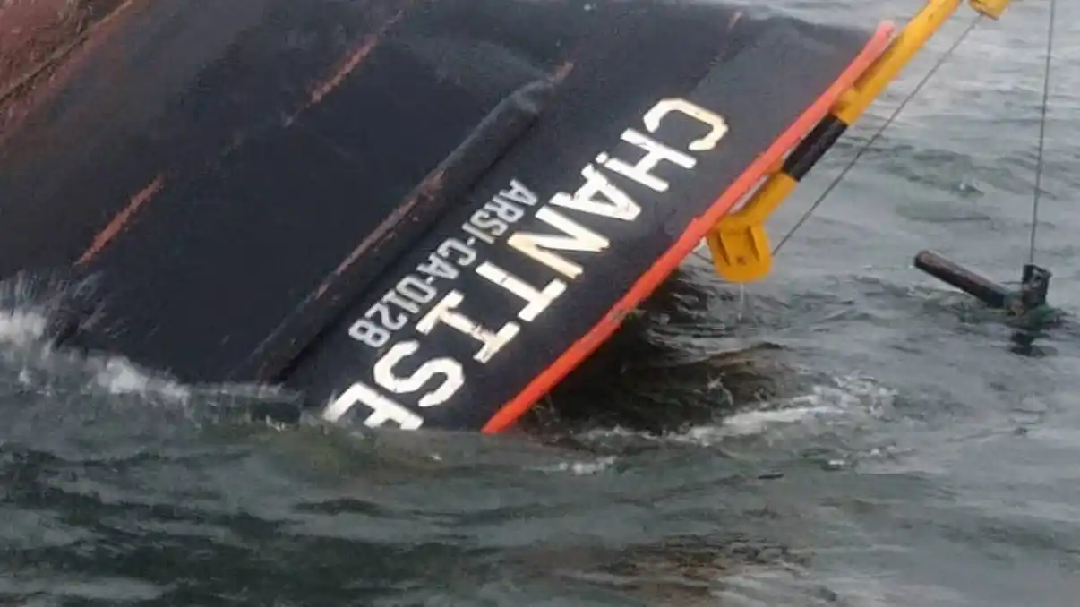 Asciende a cinco la cifra de fallecidos tras el hundimiento de barcaza en Zulia