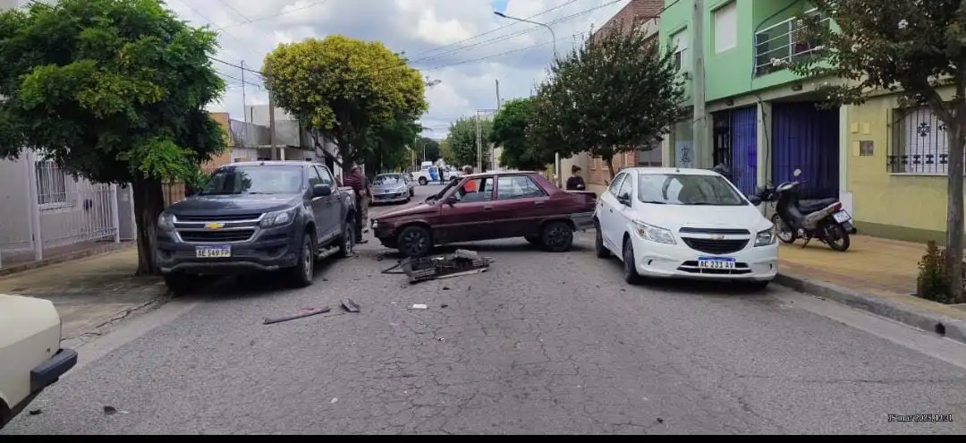 Personal de tránsito procedió al secuestro del vehículo involucrado por falta de documentación.