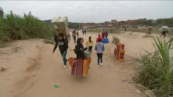 Fiebre de compras en la frontera: argentinos viajan a Bolivia y Paraguay por precios hasta 70% más bajos