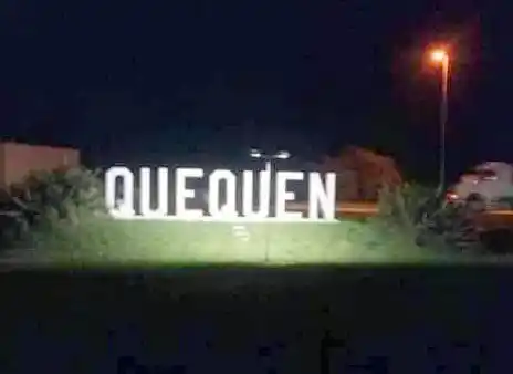 Roban luminarias en un acceso a Quequén
