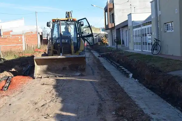 Comienza la obra por más de 300 metros de cordón cuneta