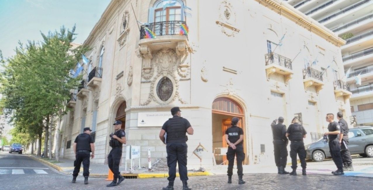 Debieron evacuar el Concejo de Rosario por una amenaza de bomba