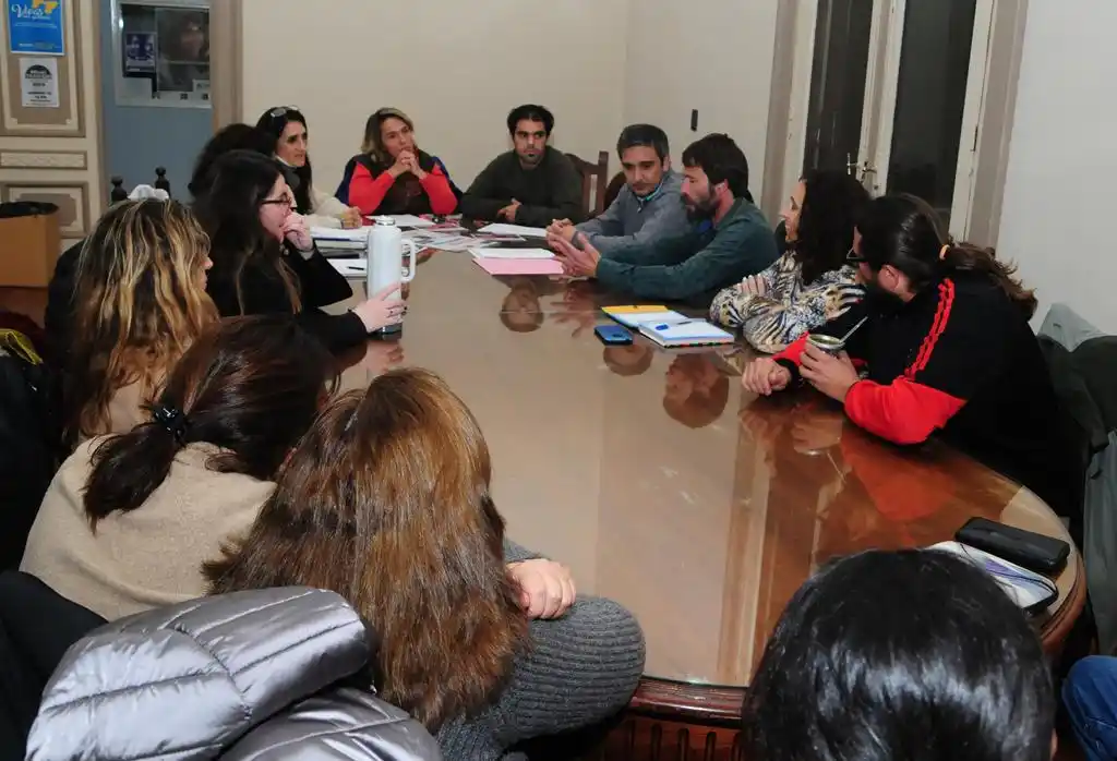 Concejales se reunieron con gremios docentes preocupados por la educación en el distrito