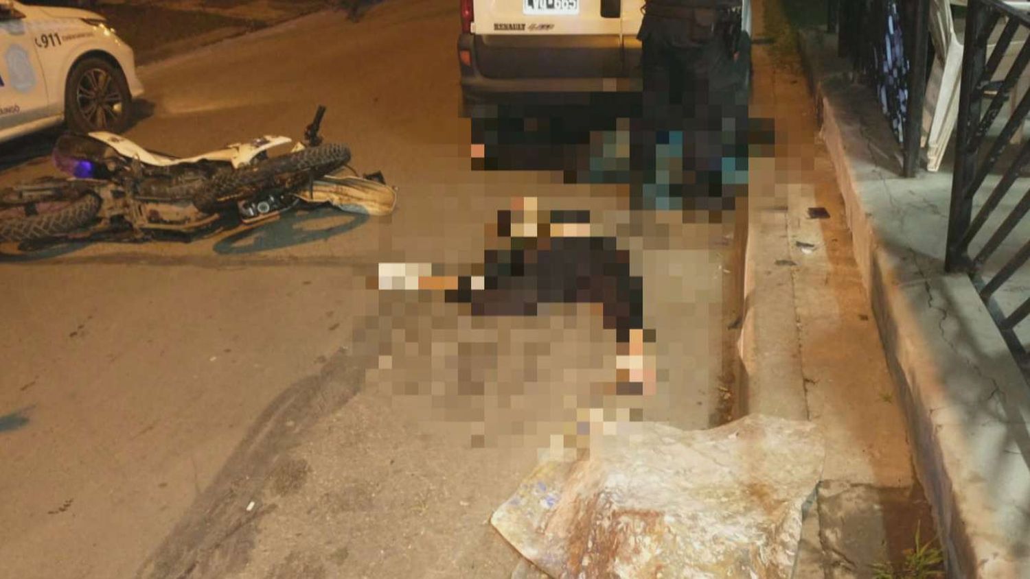 Tragedia en Castelar: Una mujer embarazada murió al ser embestida por motochorros que escapaban de la policía 