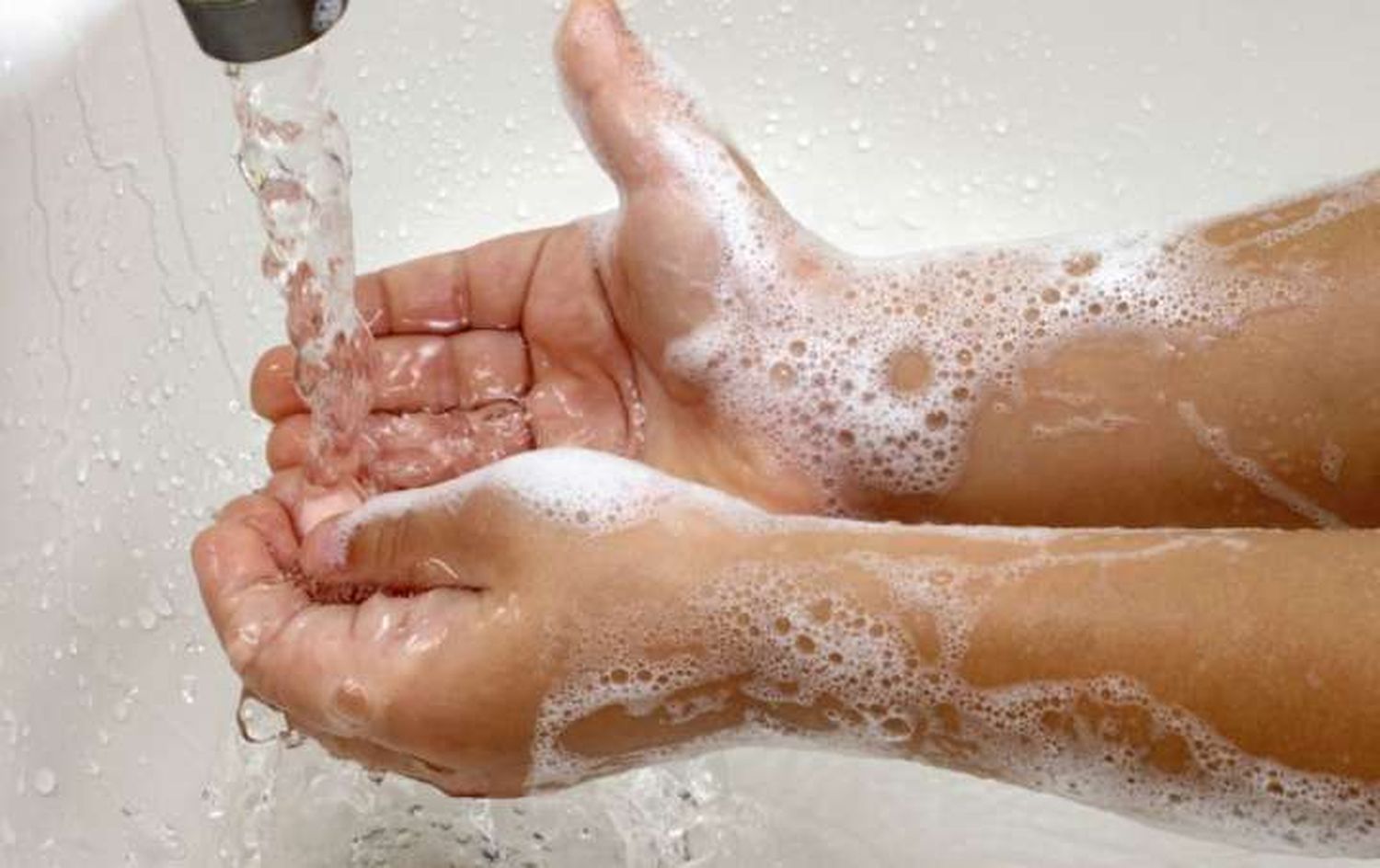 La ANMAT prohíbe antibacteriales en jabones, aerosoles y productos de aseo personal