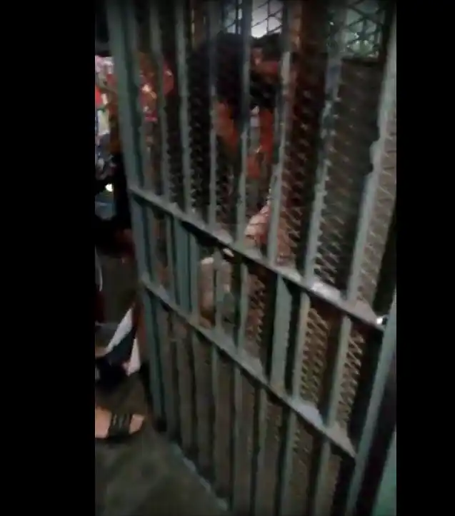 Falleció de Covid-19 dentro del calabozo en una comisaria de Lanús: Compartía celda con otros 23 detenidos