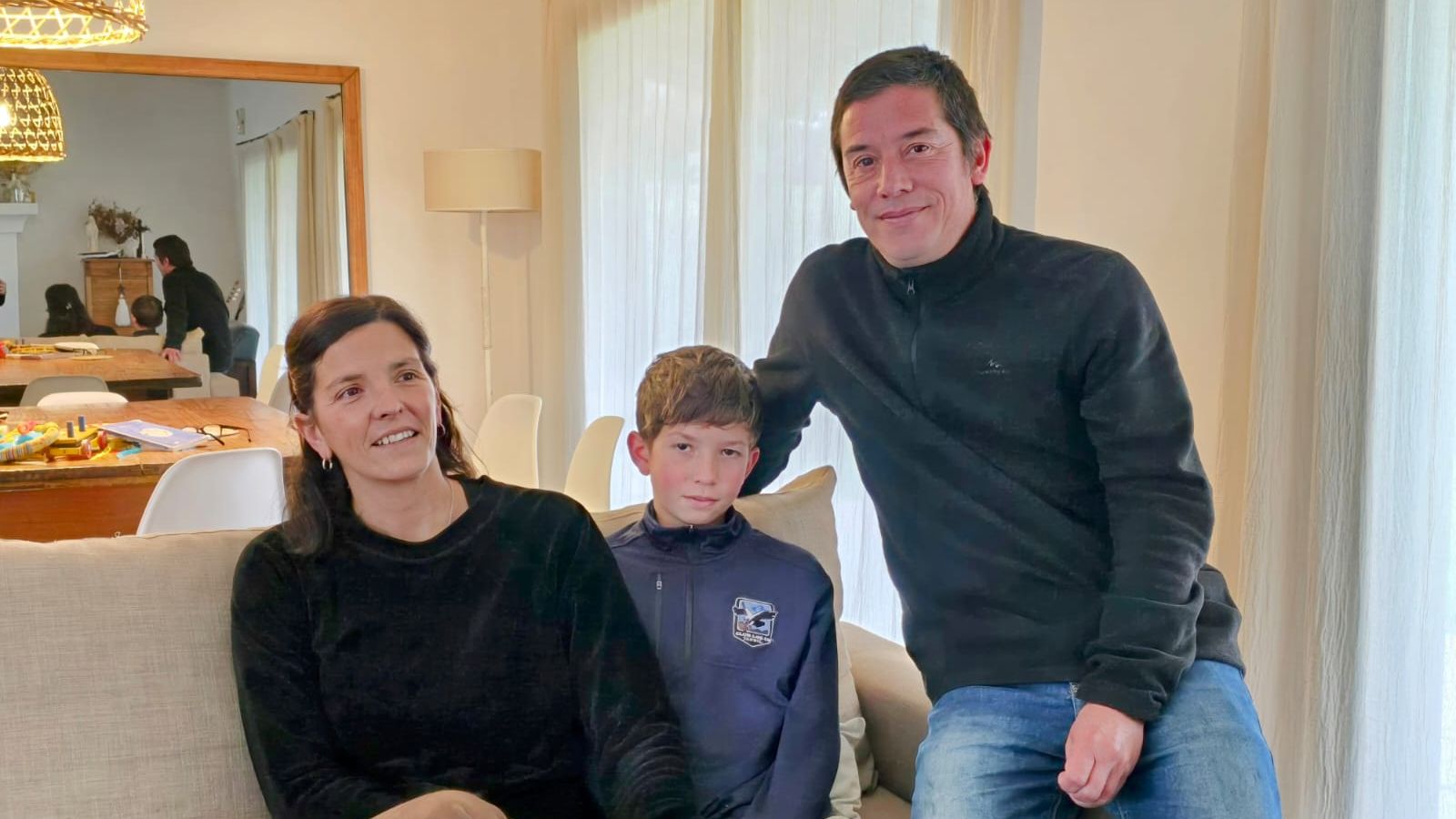 Integrantes del programa "Familias Solidarias" comparten su experiencia y destacan el cariño compartido