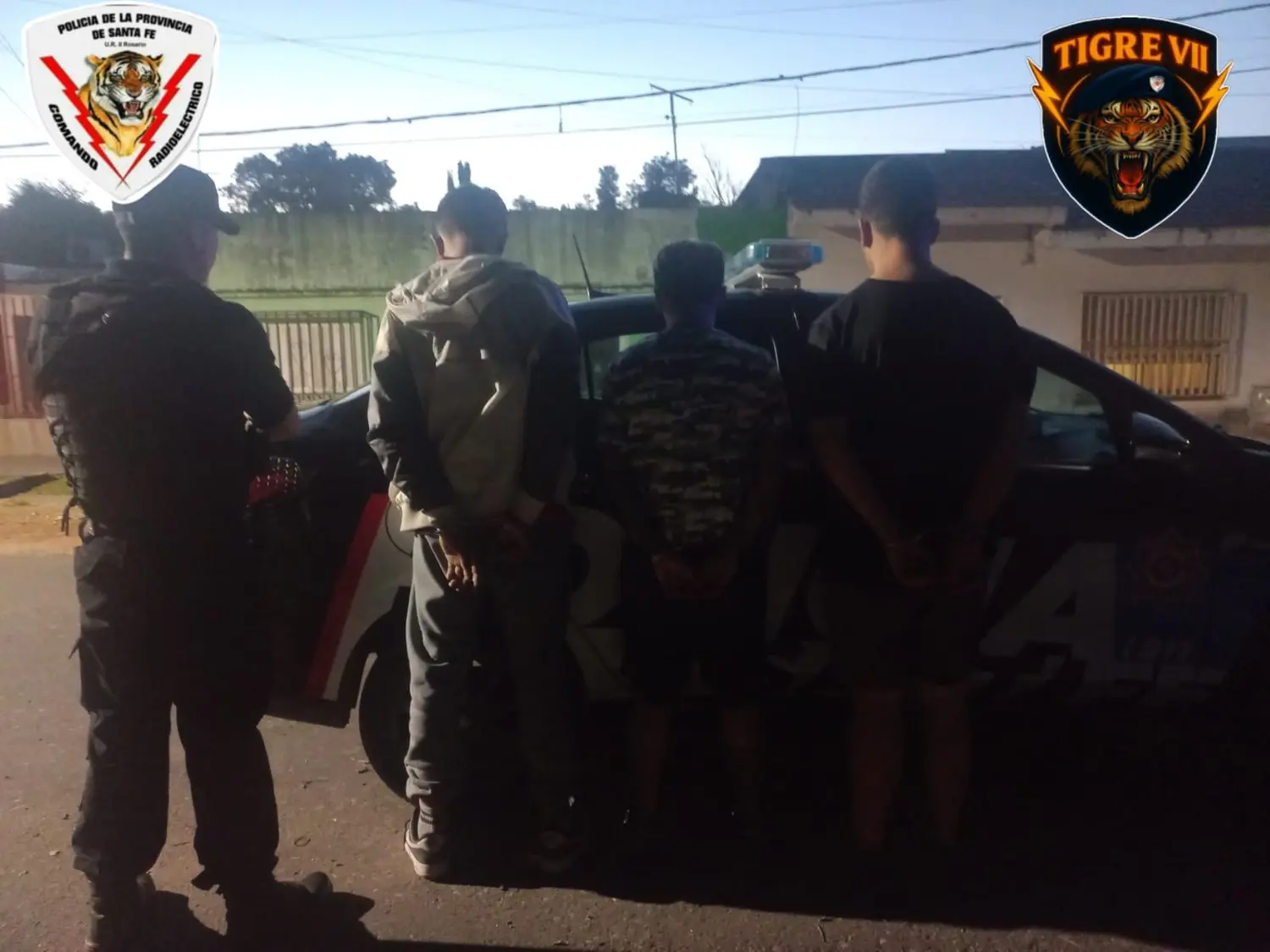 Cayeron dos jóvenes y un adolescente de 17 años con un arma en zona oeste