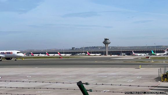prohibición El aeropuerto de Madrid-Barajas ejecuta prohibición de pernoctar en la T4 a personas sin hogar