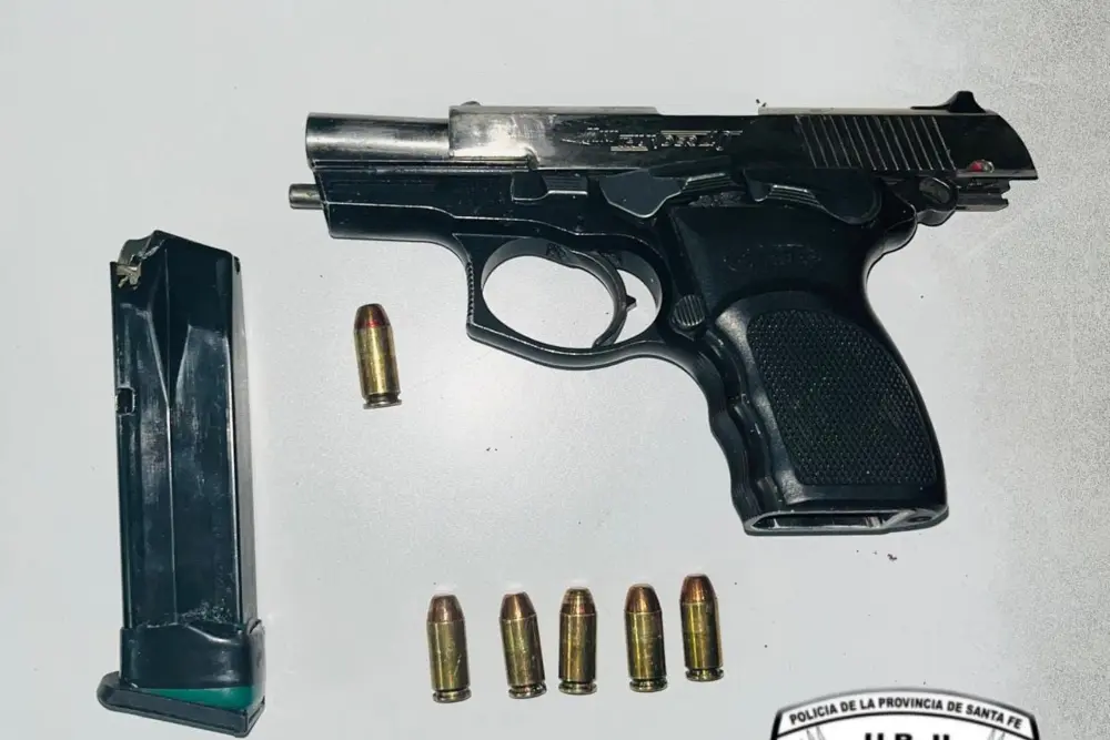 Arma secuestrada.