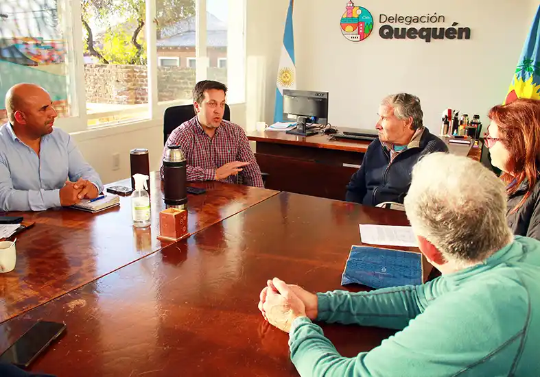 Quequén. Vecinos en la oficina móvil