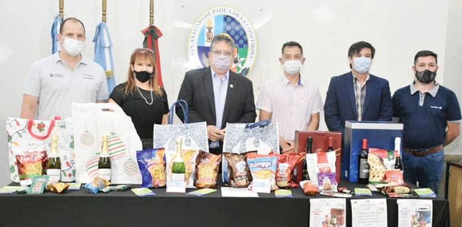 Municipio y supermercadistas presentaron la canasta navideña