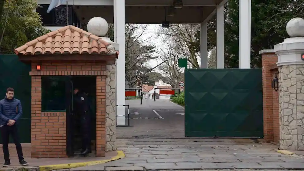Una de las entradas de la Quinta de Olivos, donde ocurrió el hecho
