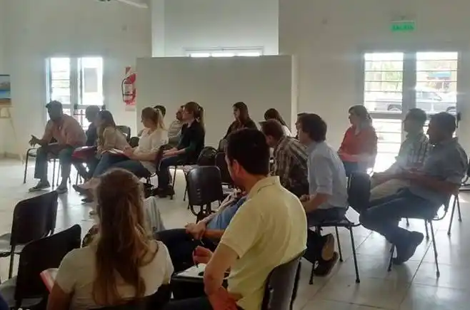 SAN CAYETANO: Capacitaron a referentes del Plan Hábitat