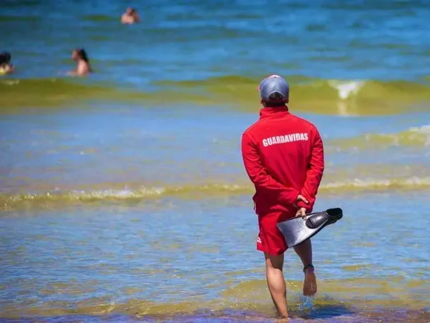 Punta del Este: un guardavidas fue golpeado por el padre de un niño al que había rescatado