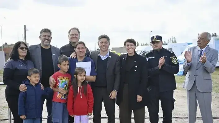 En De la Garma, se entregaron las llaves de diez viviendas a familias que abonarán cuotas mensuales.