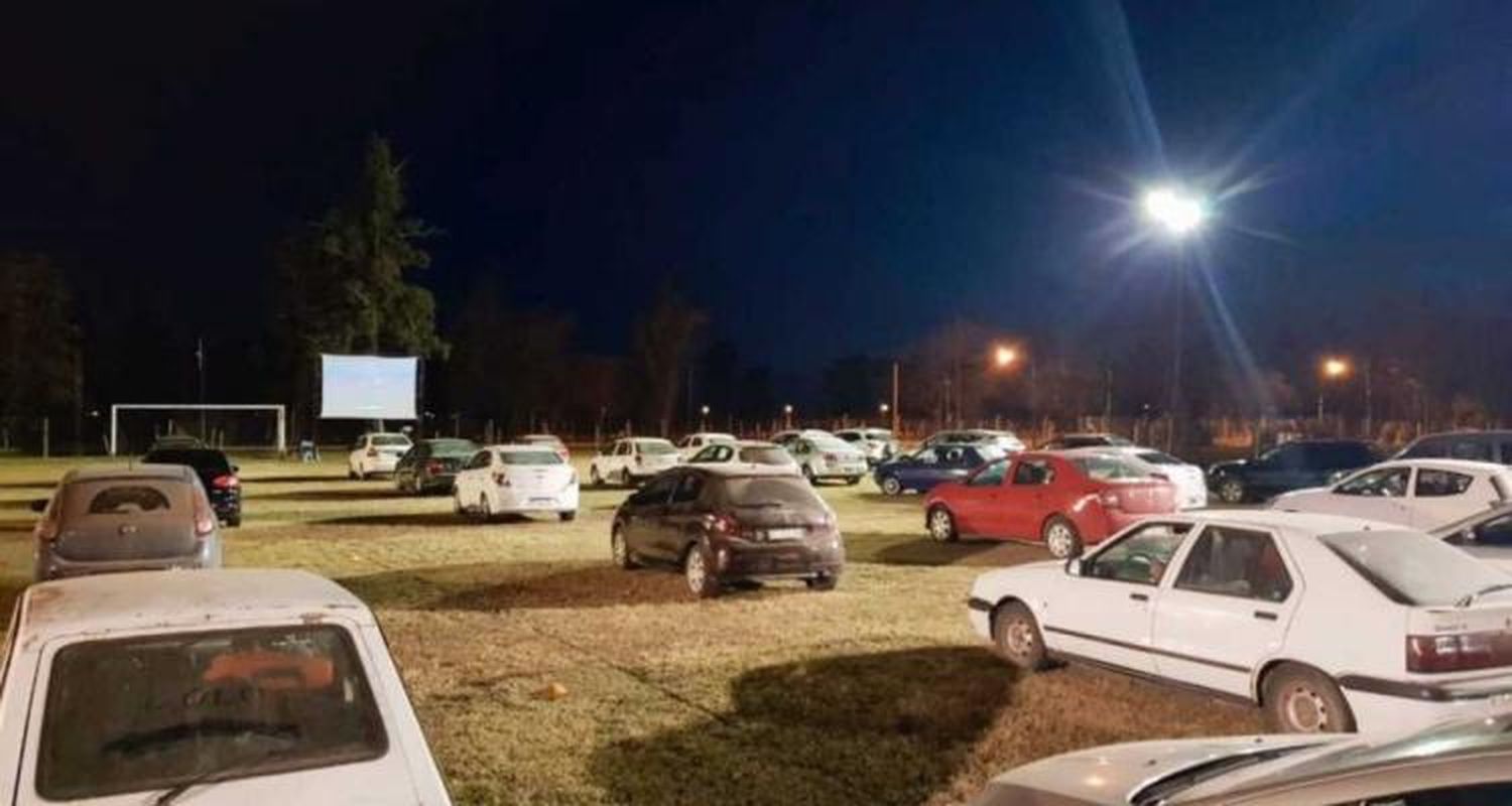 El autocine en Los Andes comienza el fin de semana con películas para chicos y grandes