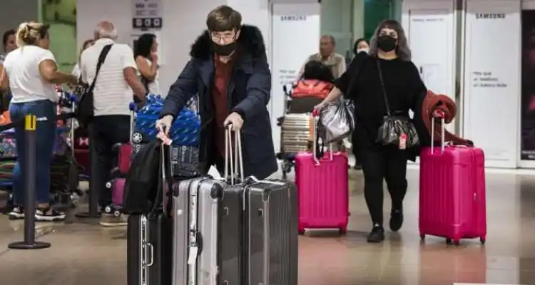 Vivir en aislamiento  tras regresar del exterior