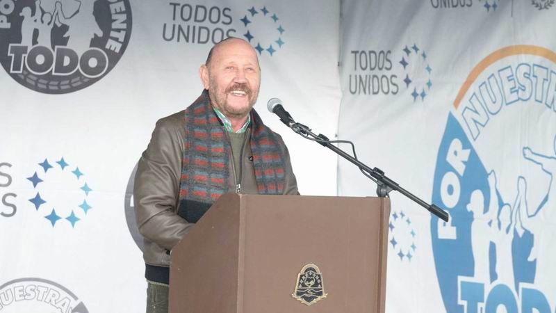 “Hay que demostrar que estamos firmes 
para ayudar a que la Patria no sea colonia”