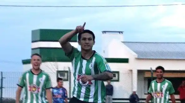 Achírense fue más que Juventud Urdinarrain y se quedó con la primera semifinal