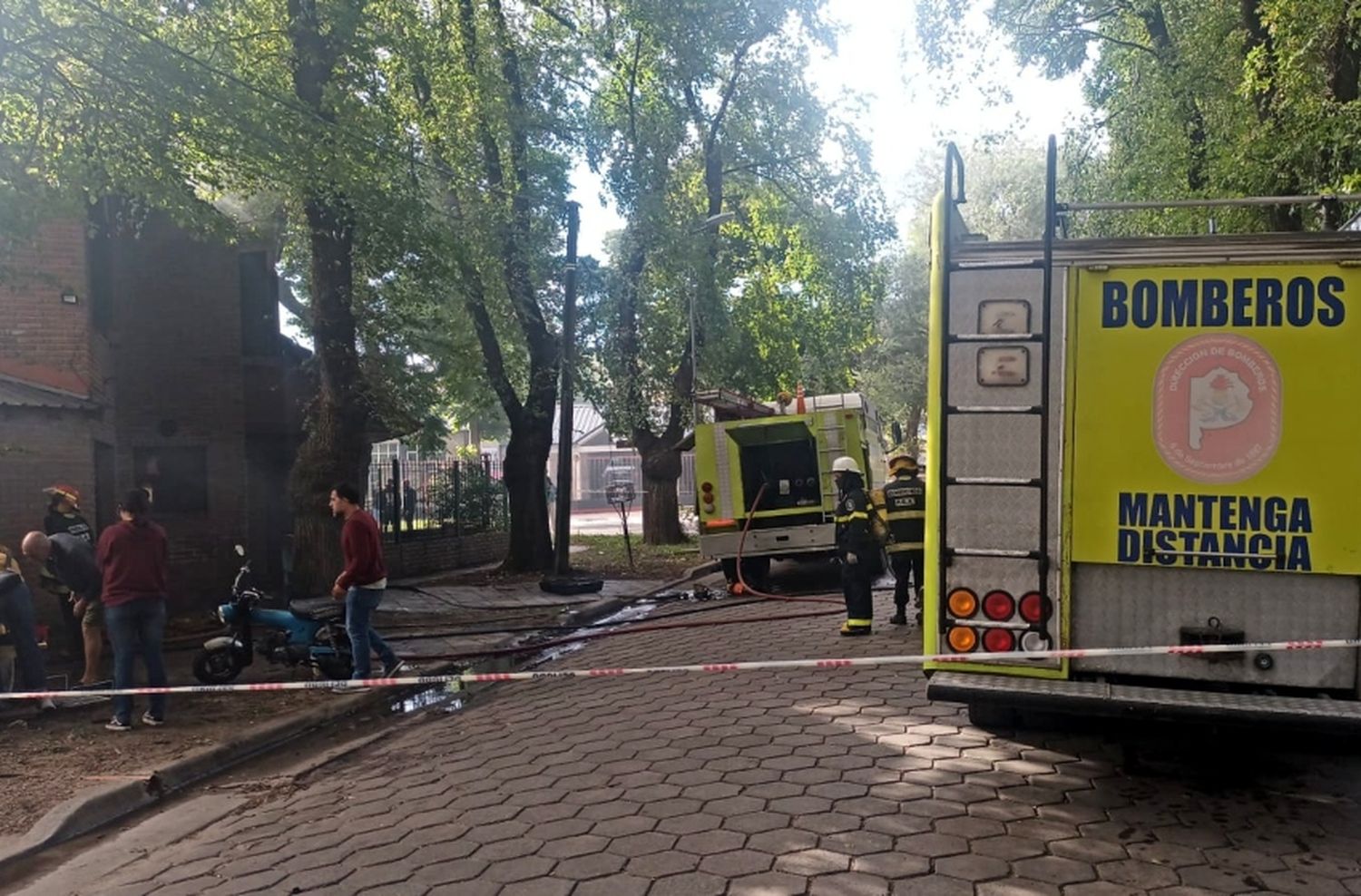 Bomberos trabajaron en el lugar