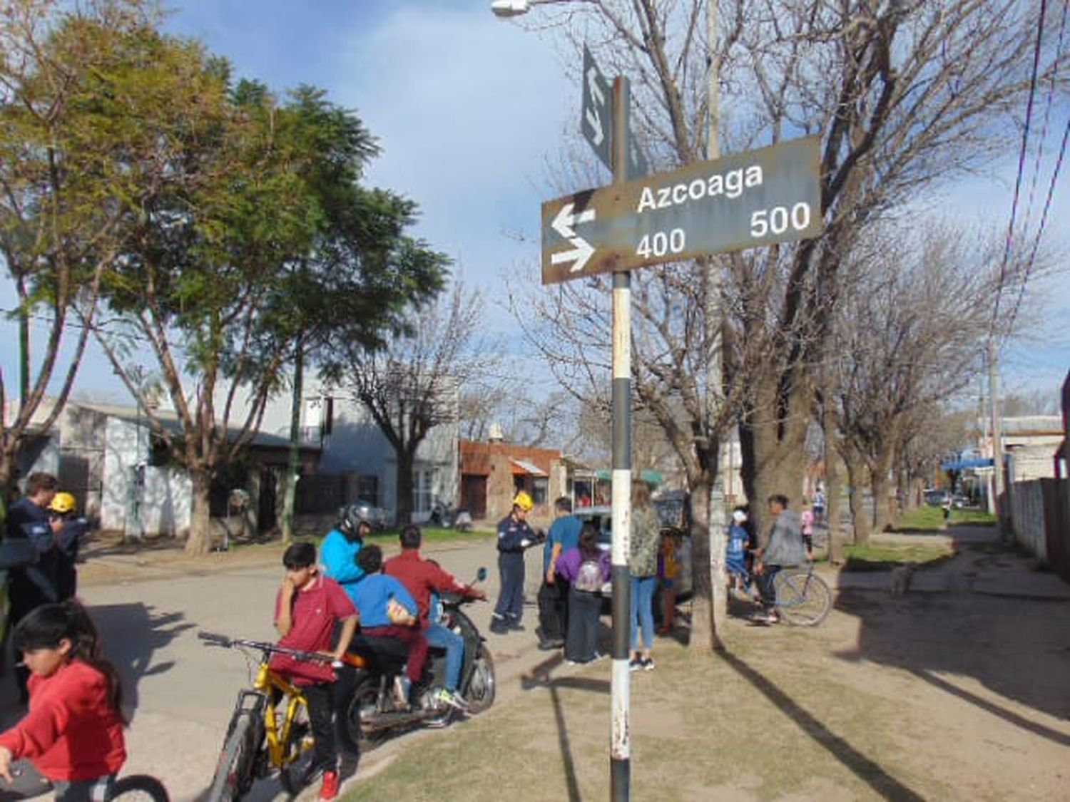 La nena debió ser atendida en el lugar y trasladada en ambulancia. Foto: Bomberos Voluntarios Venado Tuerto.